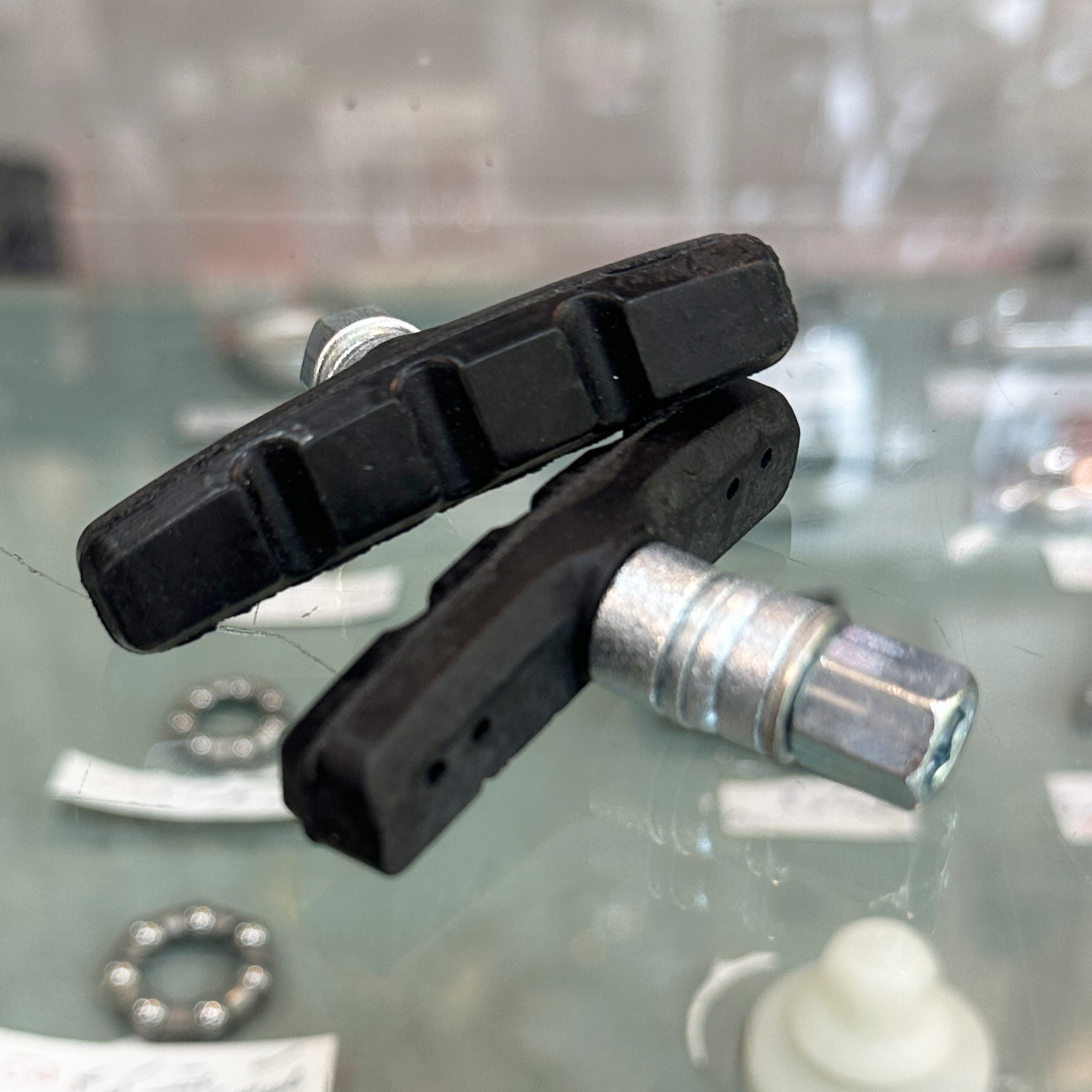 لقمه ترمز دوچرخه مدل آلنی آچار خور